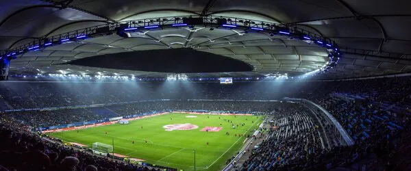 LED-Flutlichter im Hamburger Volksparkstadion